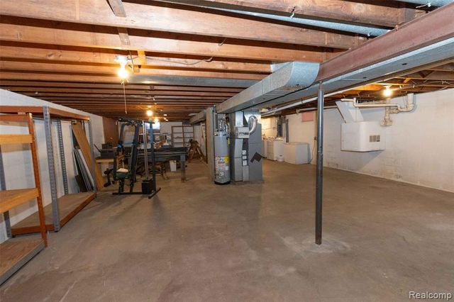 1225 Genella Street, Waterford, MI 48328