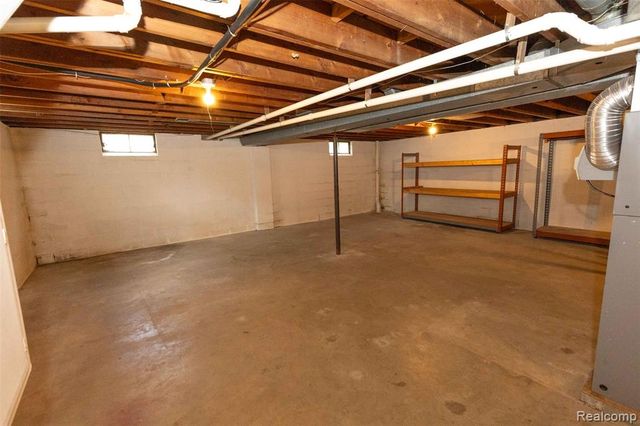 1225 Genella Street, Waterford, MI 48328