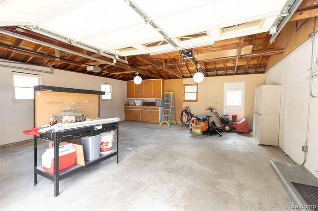 1225 Genella Street, Waterford, MI 48328