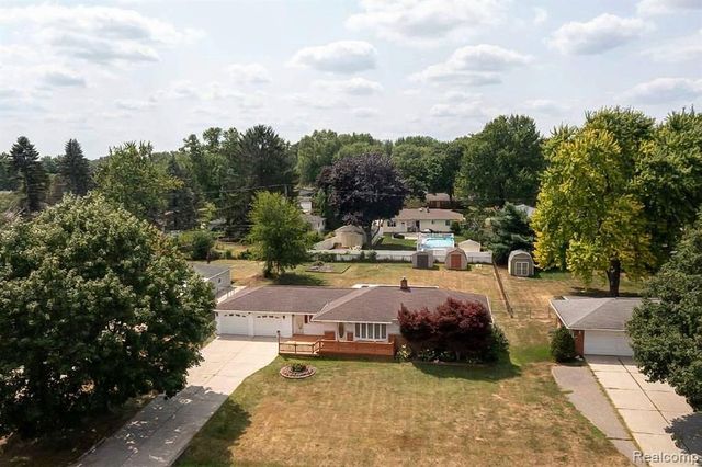 1225 Genella Street, Waterford, MI 48328