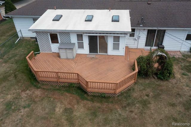 1225 Genella Street, Waterford, MI 48328