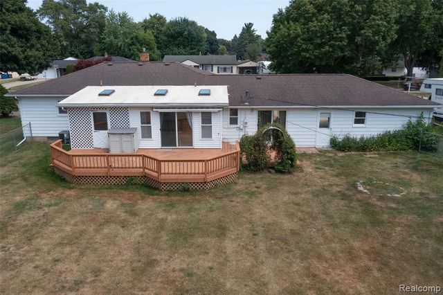 1225 Genella Street, Waterford, MI 48328