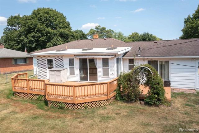 1225 Genella Street, Waterford, MI 48328