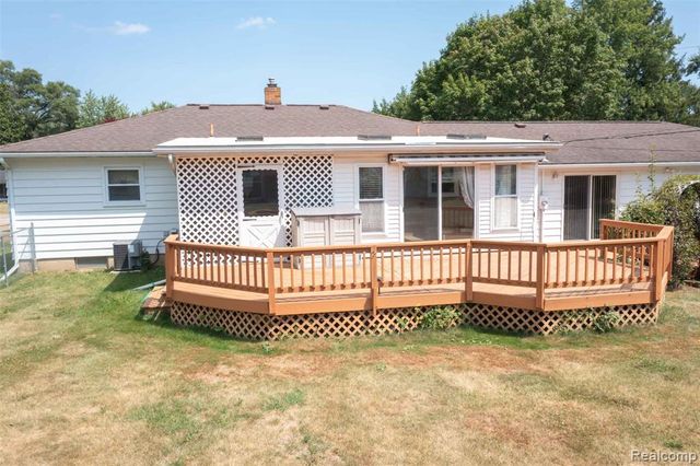 1225 Genella Street, Waterford, MI 48328