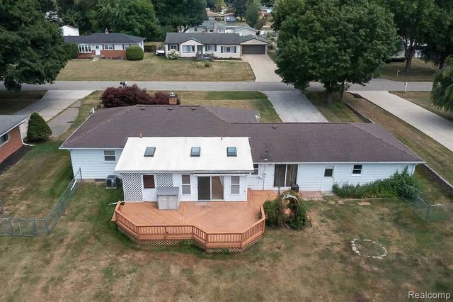 1225 Genella Street, Waterford, MI 48328