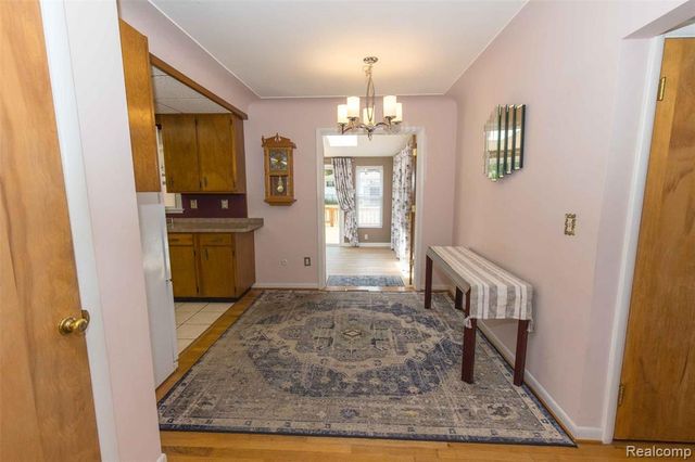 1225 Genella Street, Waterford, MI 48328