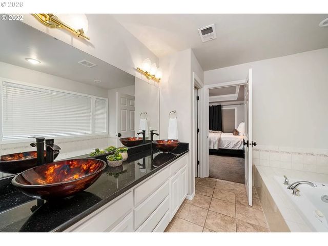 12822 Sw MORNINGSTAR Dr, Portland, OR 97223
