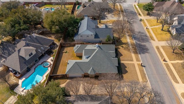 7908 Bridlewood Drive, North Richland Hills, TX 76182