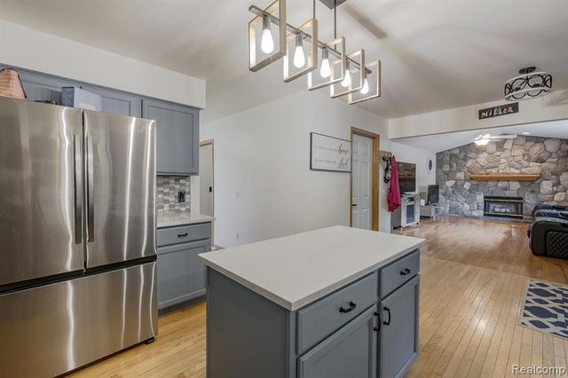 2241 Elkridge Circle, Highland, MI 48356