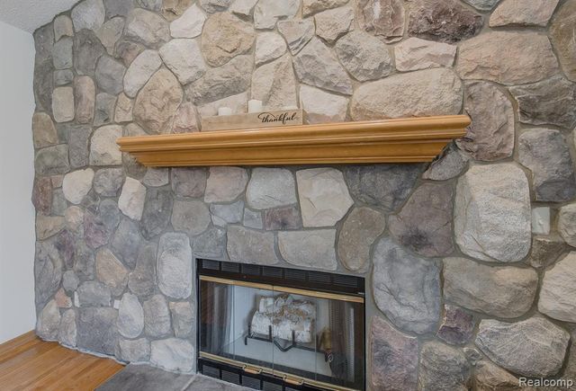 2241 Elkridge Circle, Highland, MI 48356