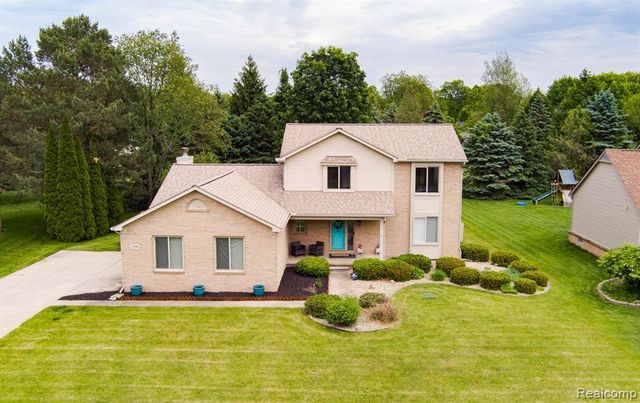 2241 Elkridge Circle, Highland, MI 48356