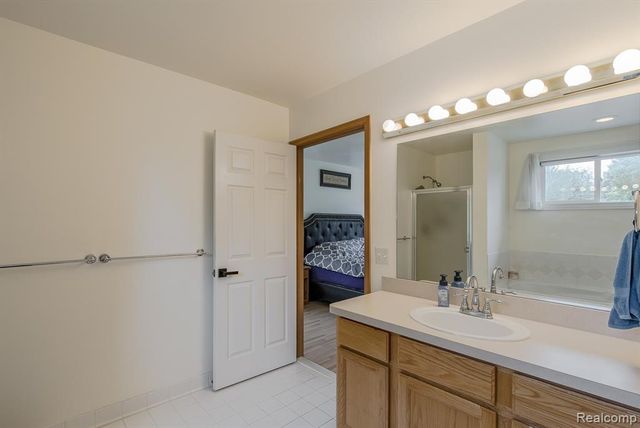 2241 Elkridge Circle, Highland, MI 48356