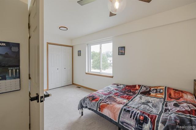 2241 Elkridge Circle, Highland, MI 48356