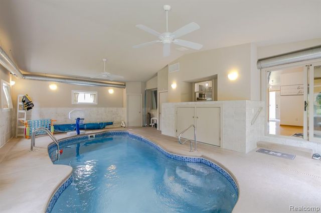 2241 Elkridge Circle, Highland, MI 48356