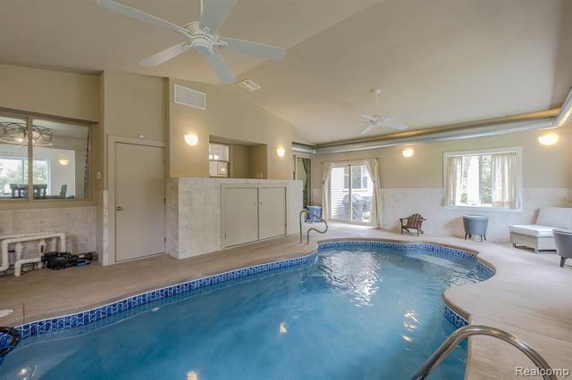2241 Elkridge Circle, Highland, MI 48356