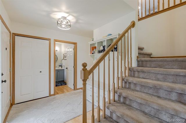 2241 Elkridge Circle, Highland, MI 48356