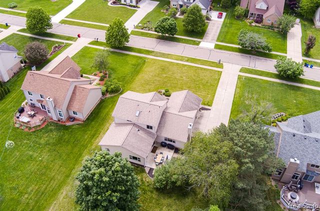 2241 Elkridge Circle, Highland, MI 48356