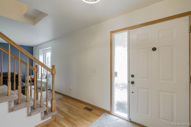 2241 Elkridge Circle, Highland, MI 48356