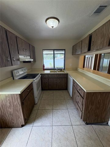 11 TROPHY LANE, Kissimmee, FL 34759