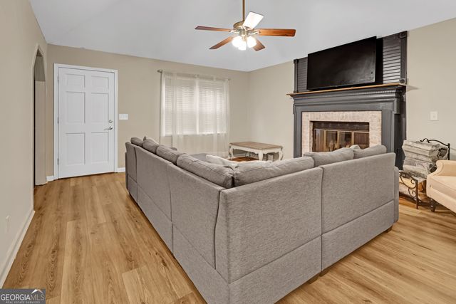 1220 N Plantation Parkway, Macon, GA 31220