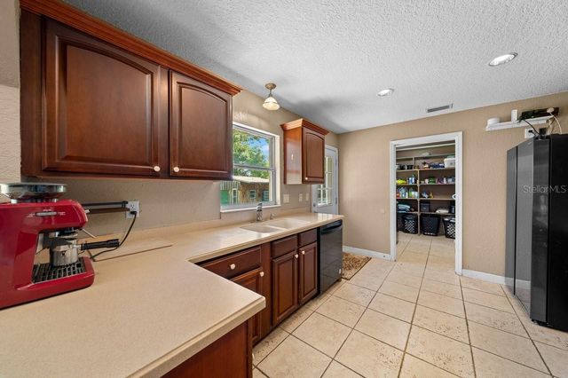 4011 SE 46TH STREET, Ocala, FL 34480