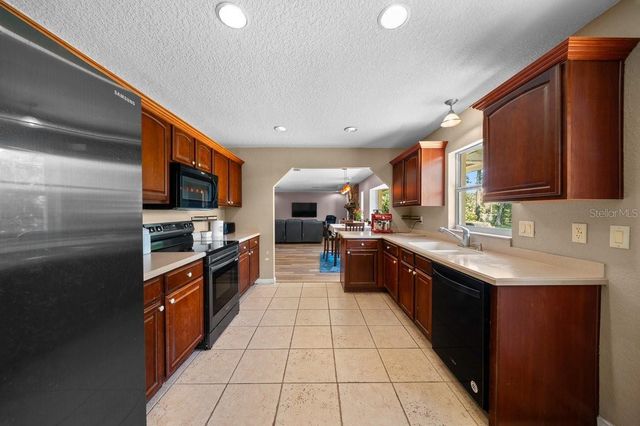 4011 SE 46TH STREET, Ocala, FL 34480
