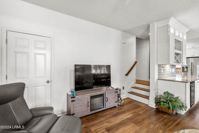 817 15th St Unit F, Port Royal, SC 29935