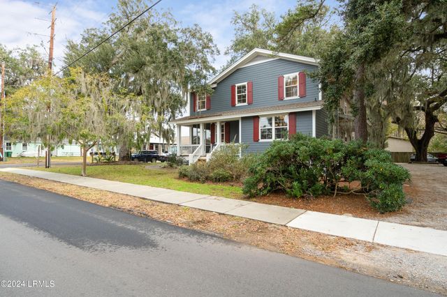 817 15th St Unit F, Port Royal, SC 29935