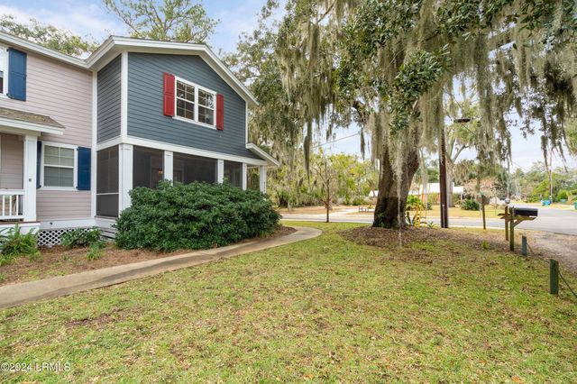 817 15th St Unit F, Port Royal, SC 29935