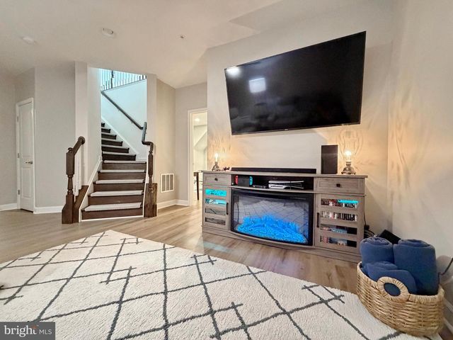 84 JOCKEY DR, La Plata, MD 20646