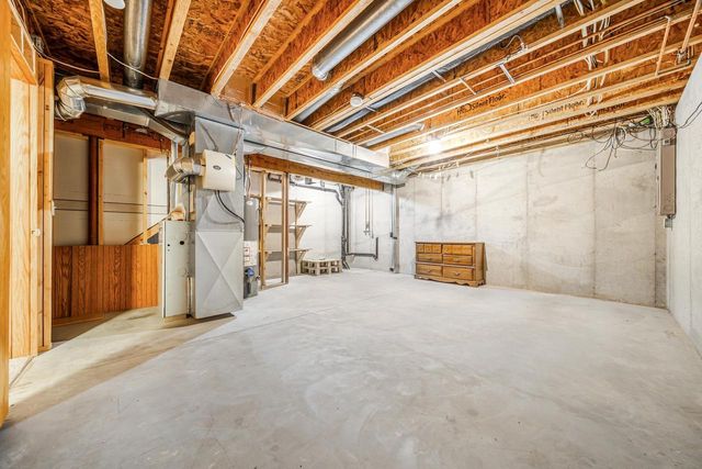 814 LANG WAY, Kimberly, WI 54136