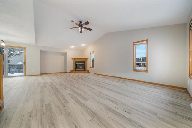 814 LANG WAY, Kimberly, WI 54136