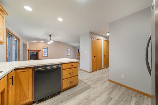 814 LANG WAY, Kimberly, WI 54136