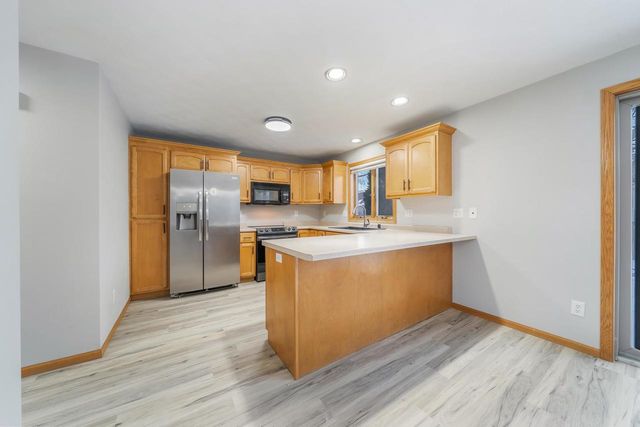 814 LANG WAY, Kimberly, WI 54136