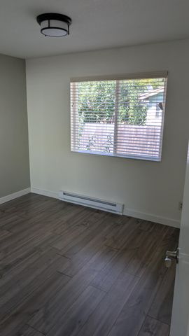 95 Oak Avenue, Redway, CA 95560