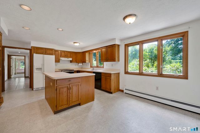 33 Woodmar Circle, South Windsor, CT 06074