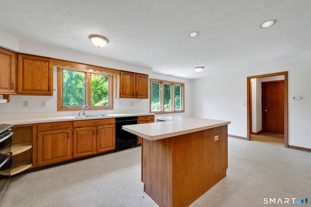 33 Woodmar Circle, South Windsor, CT 06074