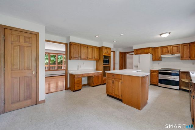 33 Woodmar Circle, South Windsor, CT 06074