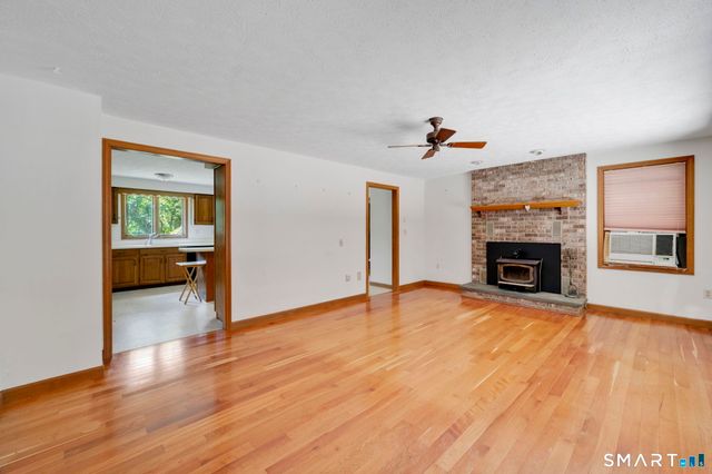 33 Woodmar Circle, South Windsor, CT 06074