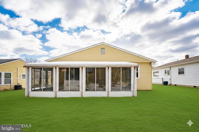 419 COSTA MESA DR, Toms River, NJ 08757