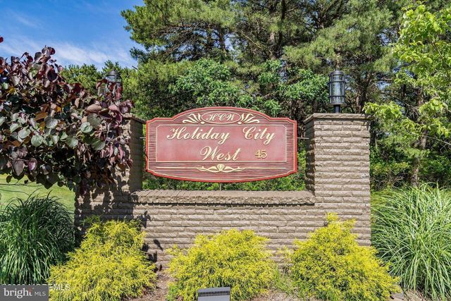 419 COSTA MESA DR, Toms River, NJ 08757