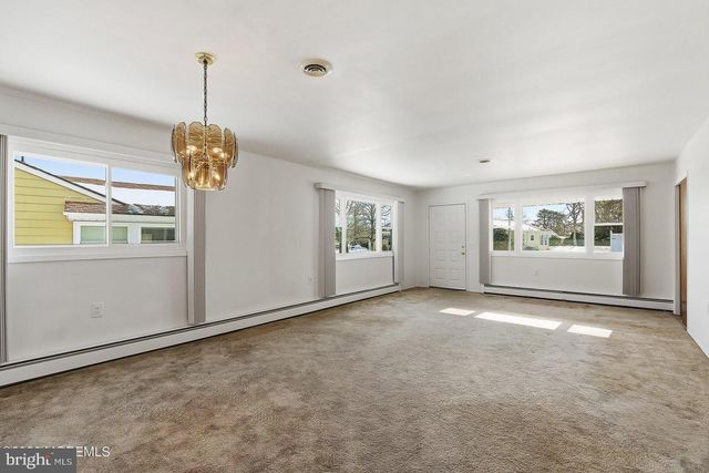 419 COSTA MESA DR, Toms River, NJ 08757