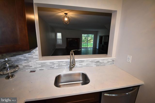 604 LINDSLEY CT, Burlington Township, NJ 08016