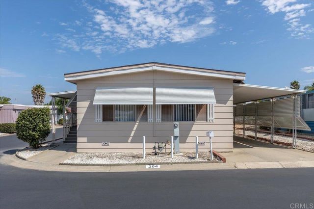 1010 E Bobier Drive 204, Vista, CA 92084