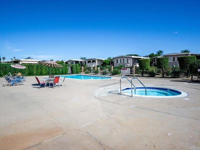 1010 E Bobier Drive 204, Vista, CA 92084