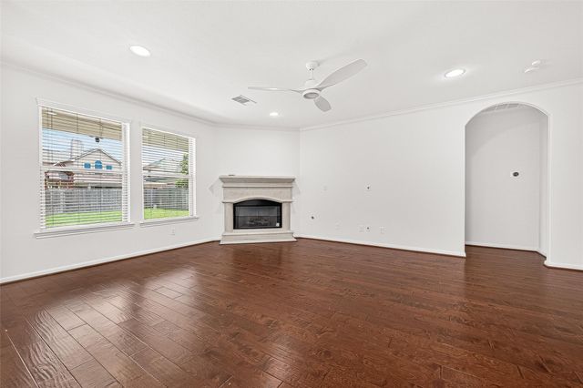 138 S Sawbridge Circle, Spring, TX 77389