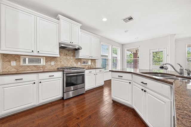138 S Sawbridge Circle, Spring, TX 77389