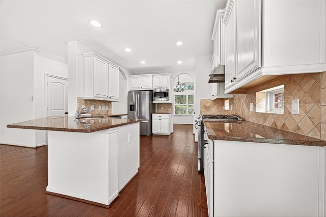 138 S Sawbridge Circle, Spring, TX 77389