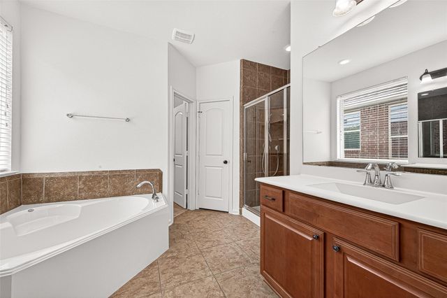 138 S Sawbridge Circle, Spring, TX 77389