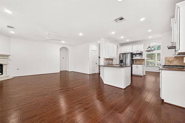 138 S Sawbridge Circle, Spring, TX 77389